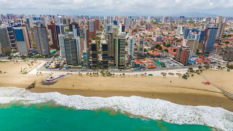 Praia de Iracema, em Fortaleza, vista do alto